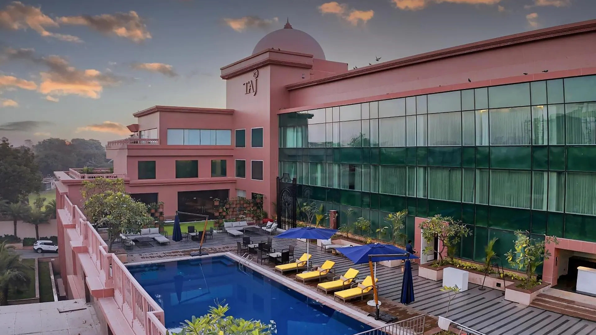 Taj Hotel & Convention Centre, Agra Agra  5*, Agra (Uttar Pradesh) India